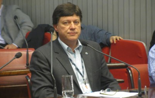 Lelo Pagani pede manutenção de bueiro em centro de Botucatu